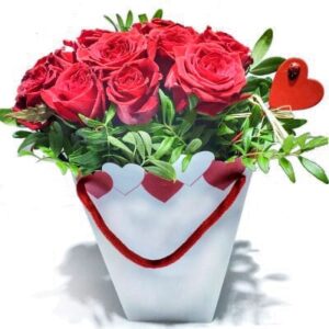 Valentinstag: Rote Rosen mit Herztasche