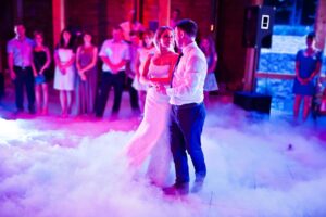 How much does a DJ cost for the wedding? Our price overview