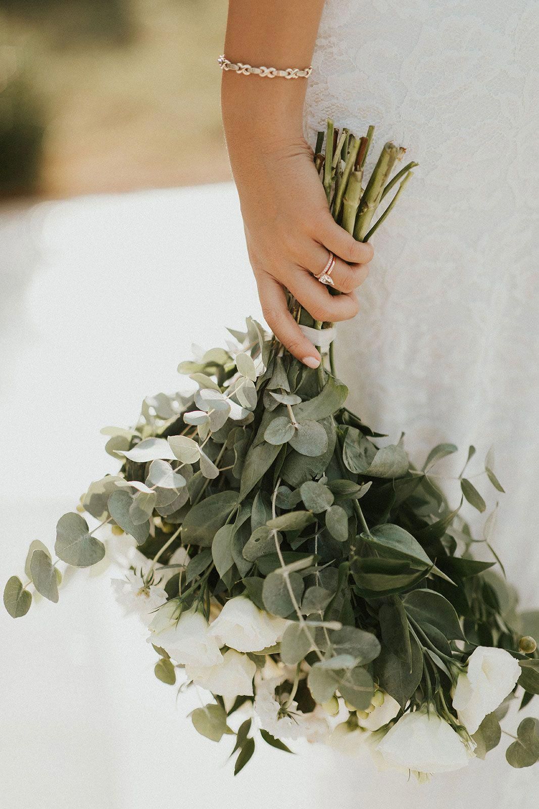 simple wedding bouquets wedding bouquets wedding flowers 3 - Choose Simple Wedding Bouquets for Your Wedding