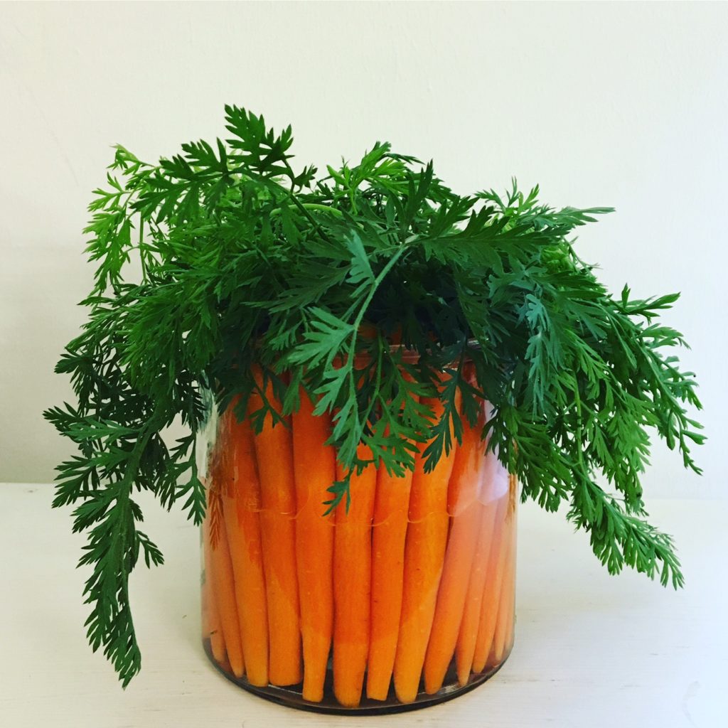 1634886020 27 DIY carrot vase Bloomy Blog Flower tips and - DIY carrot vase -  |  Flower tips and more