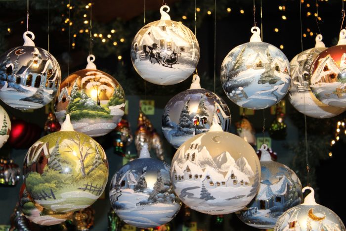 Hand-painted Christmas balls & Christmas tree decorations - HEROLD