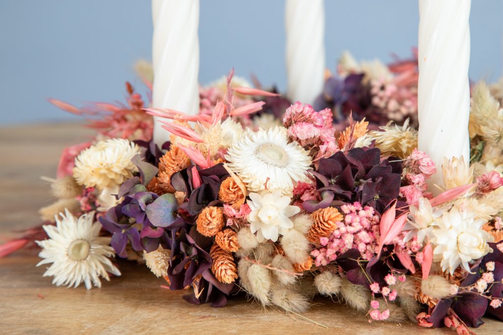 1637684112 786 Advent wreath made of dried flowers Bloomy Blog - Advent wreath made of dried flowers -