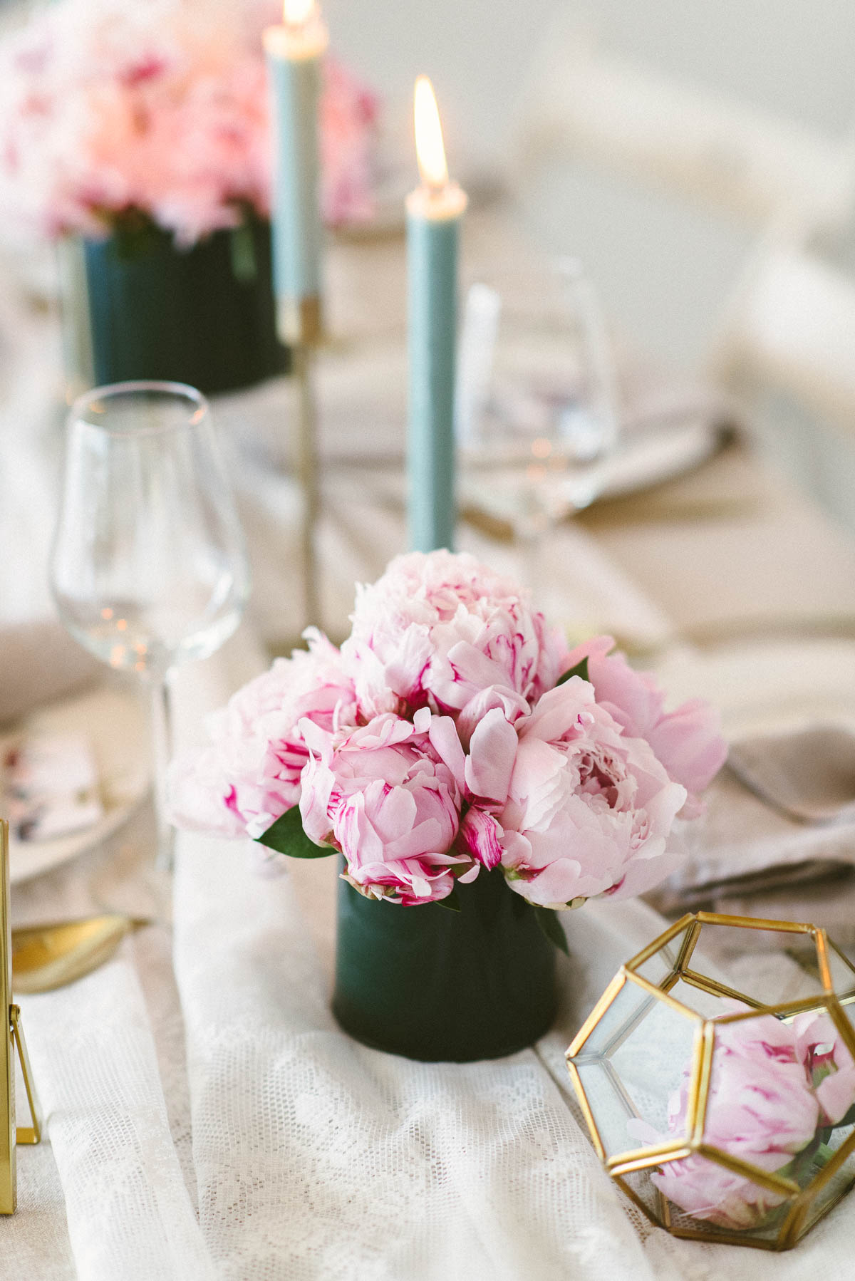 1646664910 654 Wedding decoration with peonies in an elegant boho style - Wedding decoration with peonies in an elegant boho style