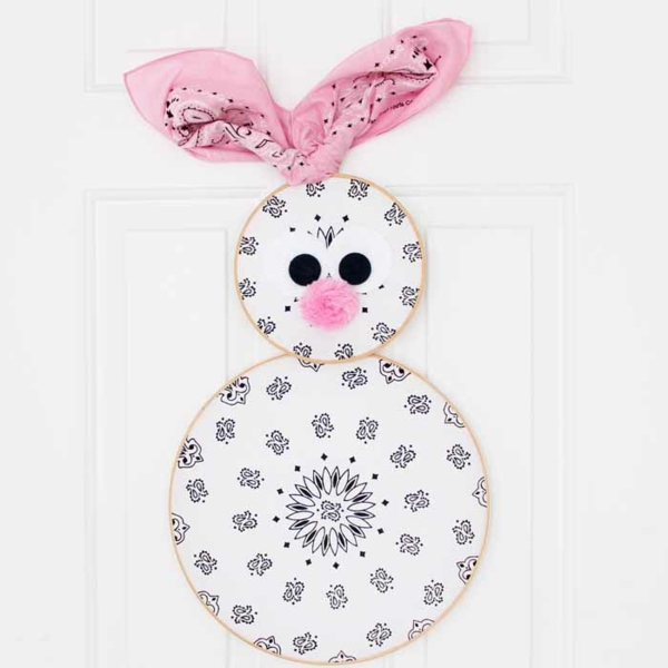 1648938040 932 The Easter door wreath should not be missing from the - The Easter door wreath should not be missing from the beautiful spring festival!
