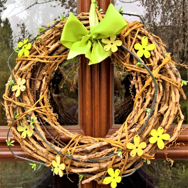 1648938041 581 The Easter door wreath should not be missing from the - The Easter door wreath should not be missing from the beautiful spring festival!