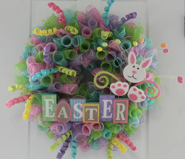 1648938047 187 The Easter door wreath should not be missing from the - The Easter door wreath should not be missing from the beautiful spring festival!