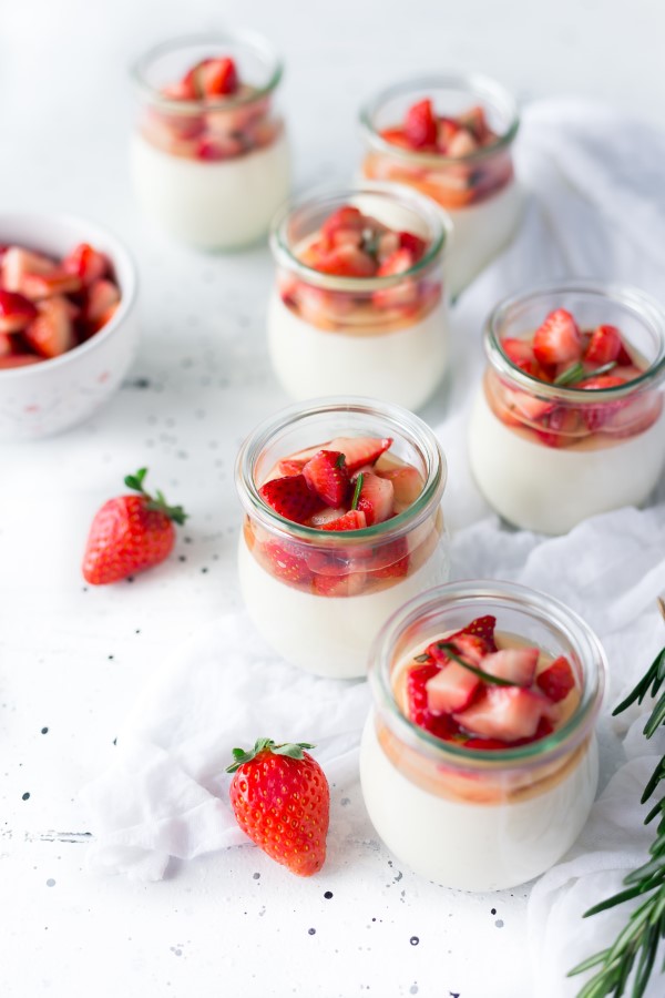 1648968536 970 Coconut panna cotta for vegans and not only delicious - Coconut panna cotta for vegans and not only - delicious and quick recipe with agar