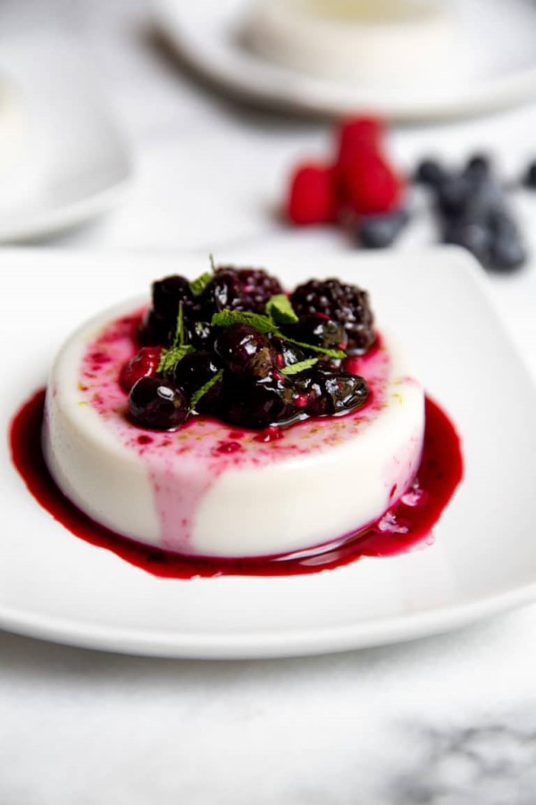 1648968541 578 Coconut panna cotta for vegans and not only delicious - Coconut panna cotta for vegans and not only - delicious and quick recipe with agar
