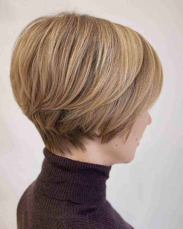 1648994705 103 Short layered bob hairstyles are fresh and modern - Short layered bob hairstyles are fresh and modern