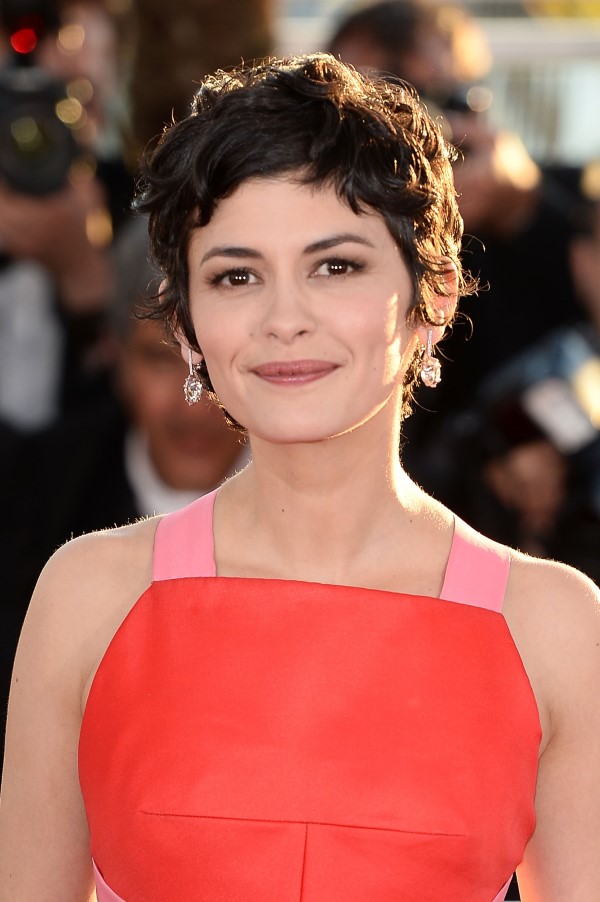 1649187047 172 Pixie cut with curls and waves short hairstyles remain - Pixie cut with curls and waves - short hairstyles remain very trendy