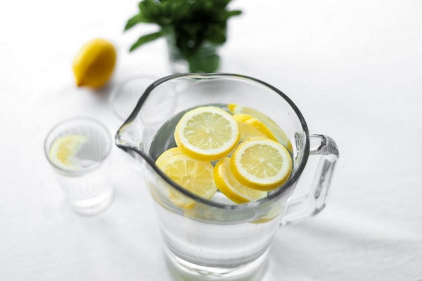 1649200457 960 Drinking Lemon Water Before Bed Why Is It Healthy - Drinking Lemon Water Before Bed - Why Is It Healthy?