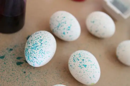 1649404696 160 Dye Easter eggs 7 effective techniques that are super - Dye Easter eggs - 7 effective techniques that are super easy to use