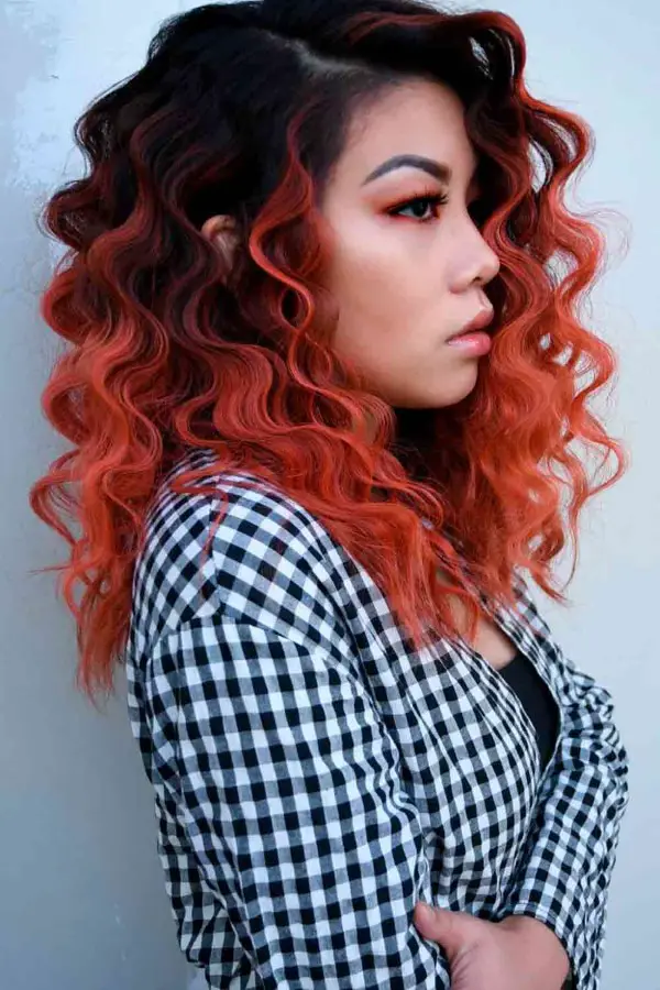1649444367 826 Hairstyle trend deep waves vs beach waves – styling tips - Hairstyle trend deep waves vs beach waves – styling tips and inspiration