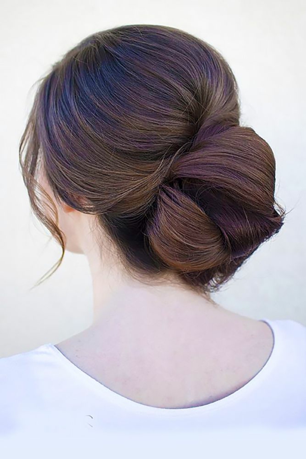 1649495954 238 The low bun a versatile trend hairstyle with a - The low bun - a versatile trend hairstyle with a lot of style