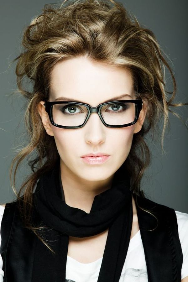 1649659123 260 Hairstyles for women over 50 with glasses and thin hair - Hairstyles for women over 50 with glasses and thin hair