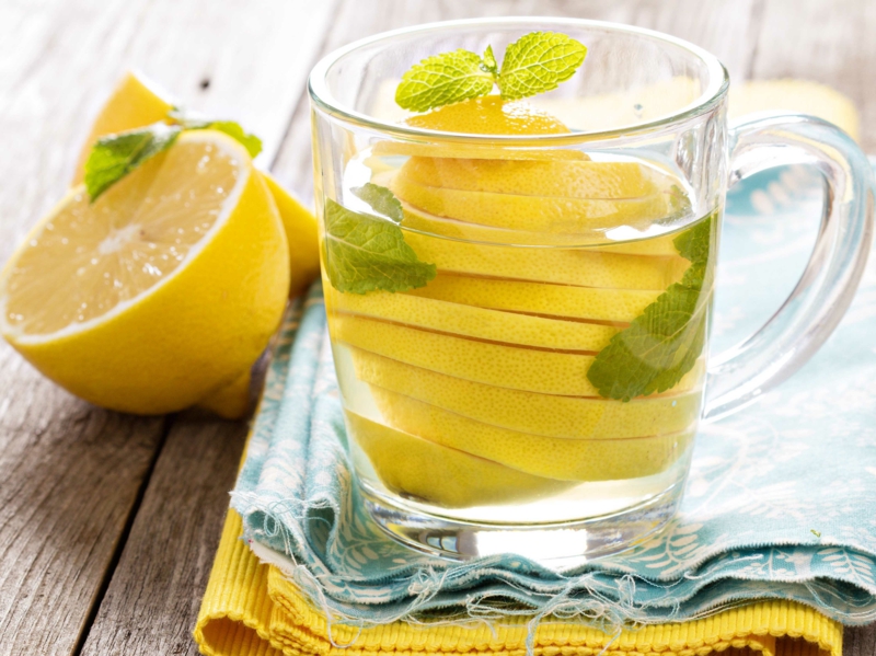 1649679375 931 Drinking water with lemon a healthy habit - Drinking water with lemon - a healthy habit