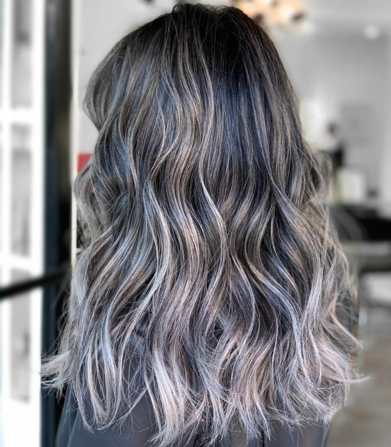 1649953864 416 Gray strands the hot hair trend that gives the - Gray strands - the hot hair trend that gives the hair a silver touch