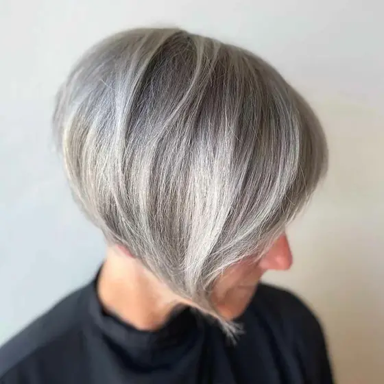 1649953876 440 Gray strands the hot hair trend that gives the - Gray strands - the hot hair trend that gives the hair a silver touch