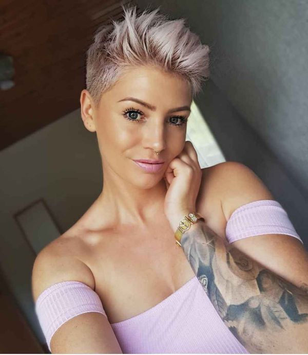 1650023373 700 This is how the popular feminine Nixie Cut will look - This is how the popular feminine Nixie Cut will look trendy in spring 2022!