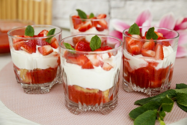 1650093213 728 Strawberry tiramisu with mascarpone and cream a romantic dessert - Strawberry tiramisu with mascarpone and cream - a romantic dessert!
