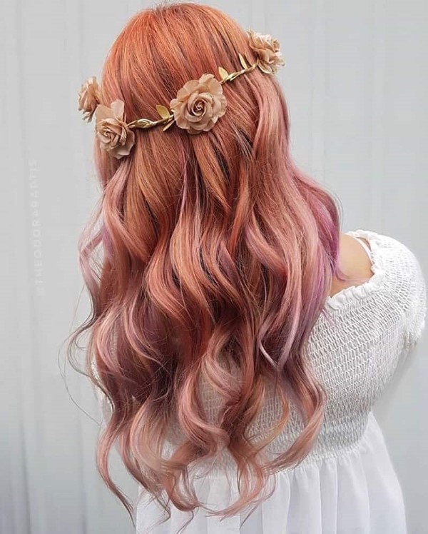 1650096877 134 The rose gold hair color seduces with delicate beauty and - The rose gold hair color seduces with delicate beauty and feminine elegance