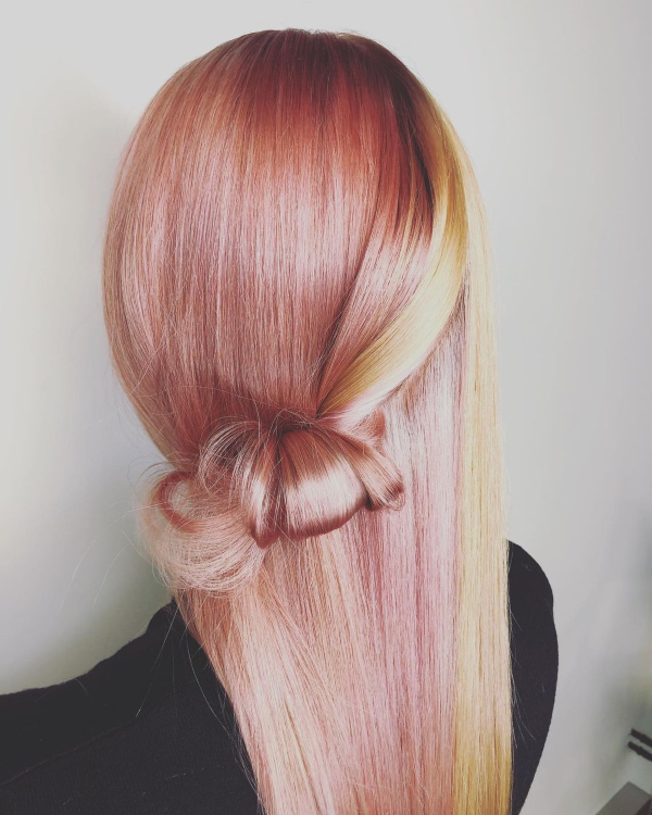 1650096881 793 The rose gold hair color seduces with delicate beauty and - The rose gold hair color seduces with delicate beauty and feminine elegance