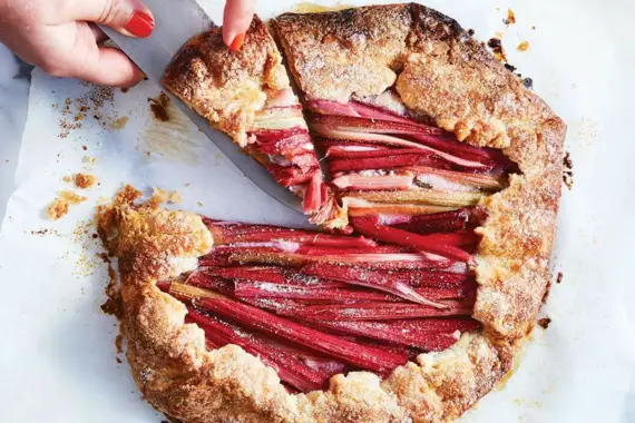 1650264941 726 Rhubarb and Strawberry Recipes Try These 4 Spring Recipes - Rhubarb and Strawberry Recipes: Try These 4 Spring Recipes!