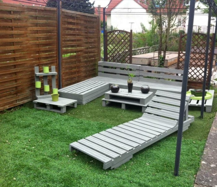 1650479835 978 Pallet garden furniture promise simple elegance and lasting comfort for - Pallet garden furniture promise simple elegance and lasting comfort for the courtyard or terrace