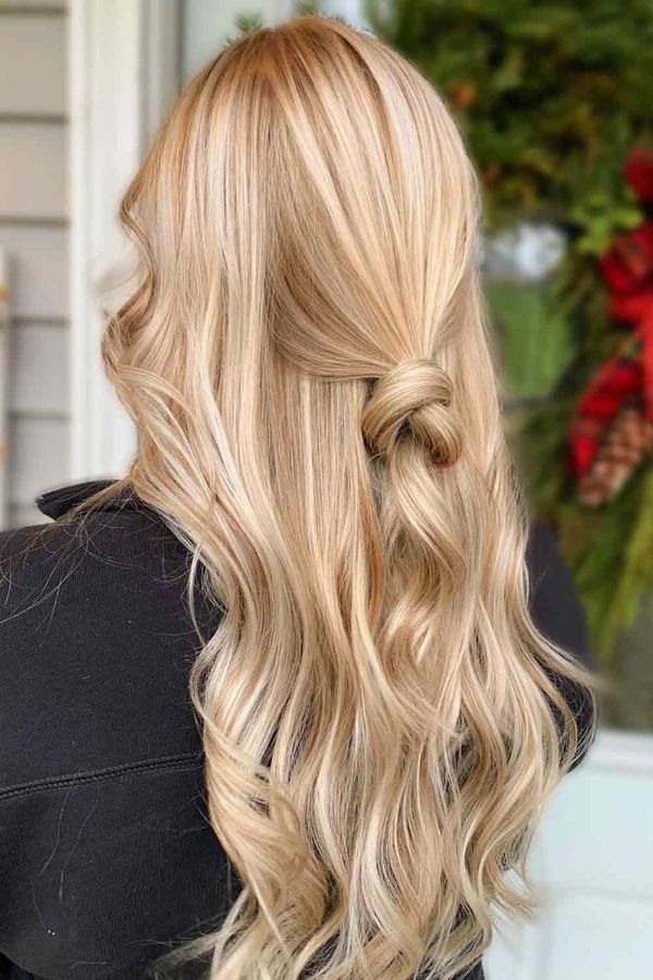 1650603892 930 Here are some popular blonde hair colors for 2022 - Here are some popular blonde hair colors for 2022!