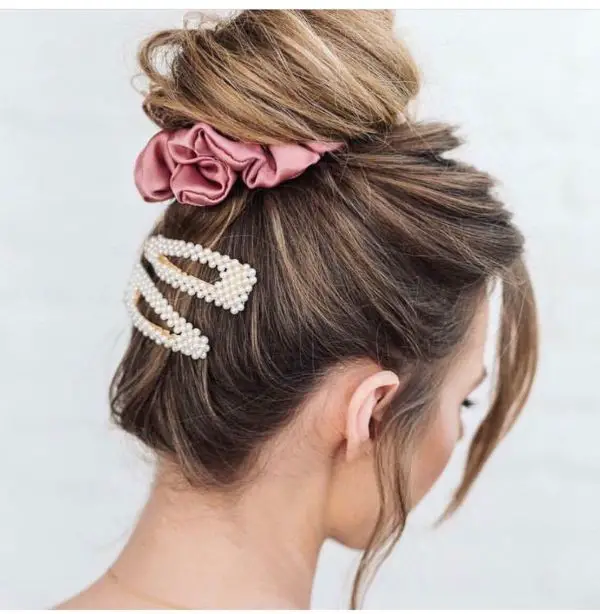 1650986461 22 40 very modern and extravagant hairstyles with hair clips - 40 very modern and extravagant hairstyles with hair clips