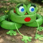 Make garden decoration yourself reuse old car tires 150x150 - Rhubarb and Strawberry Recipes: Try These 4 Spring Recipes!