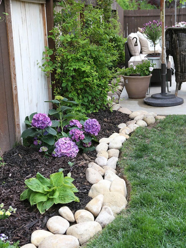 1651679064 515 How to design the flower bed with stones - How to design the flower bed with stones?
