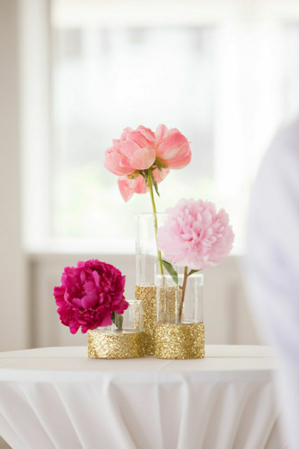 1651747423 613 Peonies in the vase and how to extend their shelf - Peonies in the vase and how to extend their shelf life