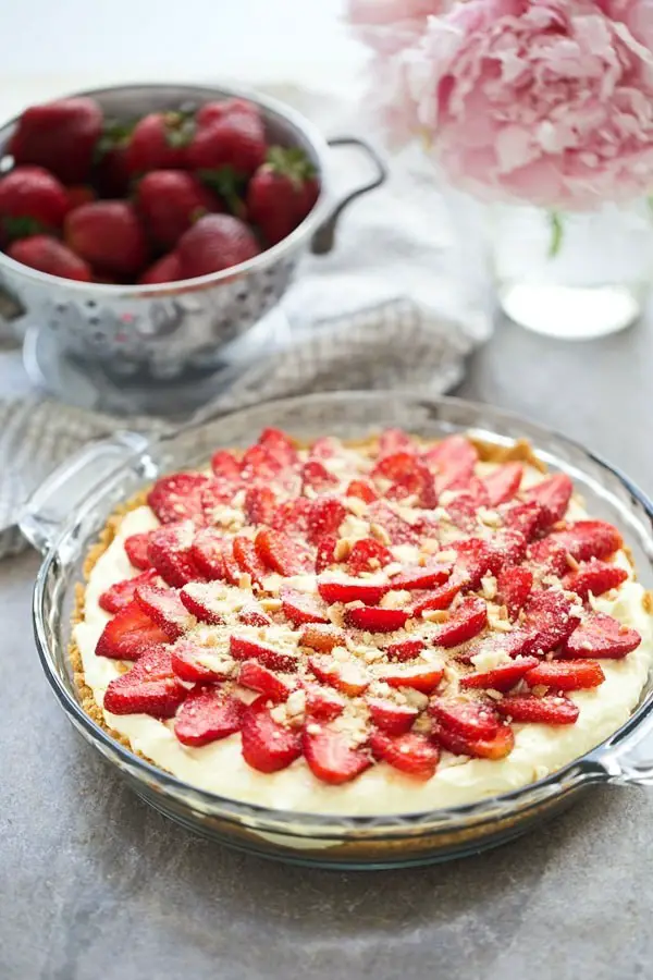 1651995624 553 Prepare strawberry cake 2 easy recipes and 33 ideas - Prepare strawberry cake - 2 easy recipes and 33 ideas for inspiration