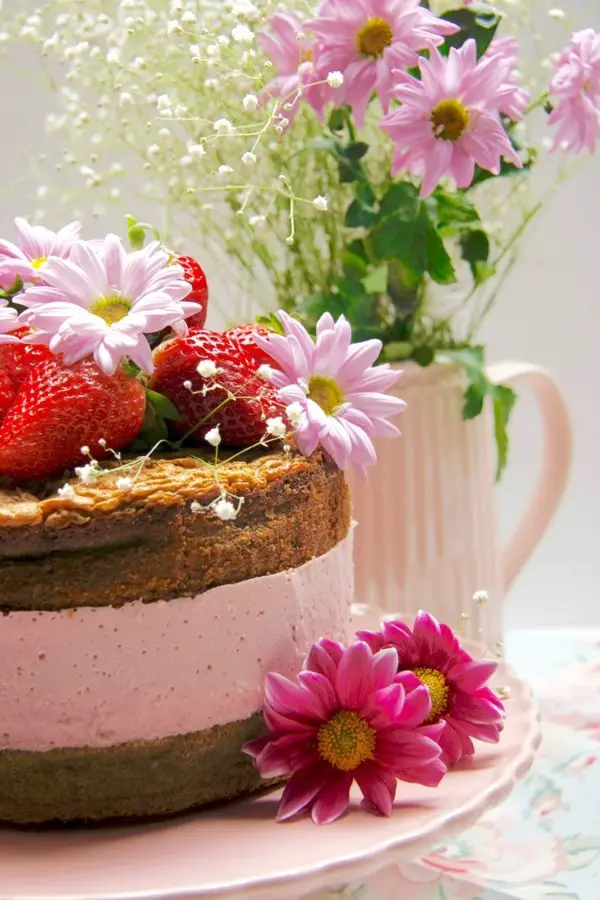 1651995626 154 Prepare strawberry cake 2 easy recipes and 33 ideas - Prepare strawberry cake - 2 easy recipes and 33 ideas for inspiration