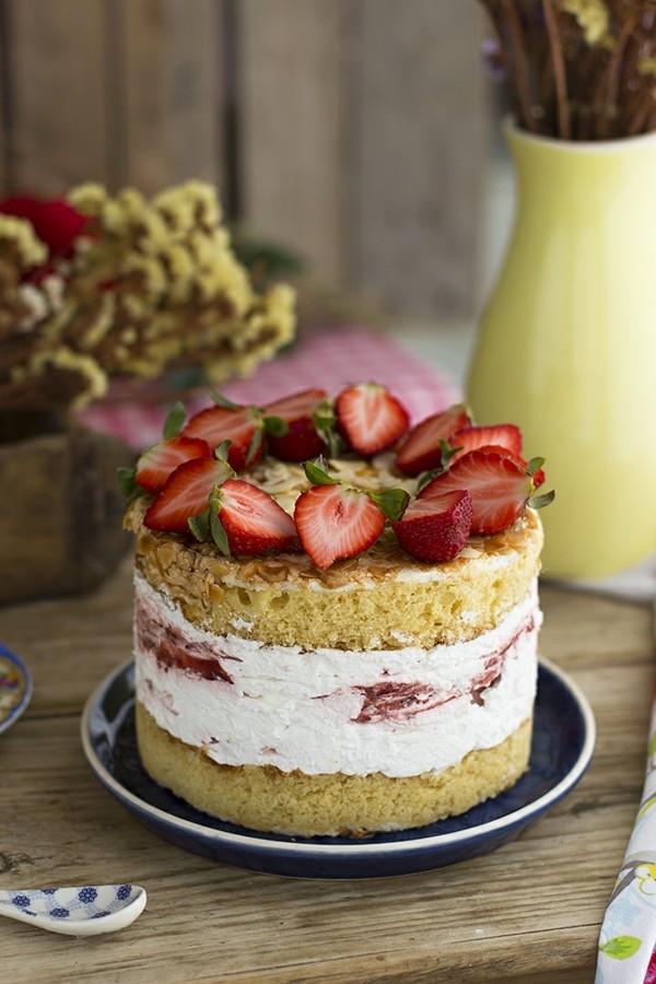 1651995626 841 Prepare strawberry cake 2 easy recipes and 33 ideas - Prepare strawberry cake - 2 easy recipes and 33 ideas for inspiration