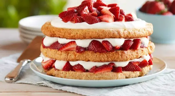 1651995627 486 Prepare strawberry cake 2 easy recipes and 33 ideas - Prepare strawberry cake - 2 easy recipes and 33 ideas for inspiration