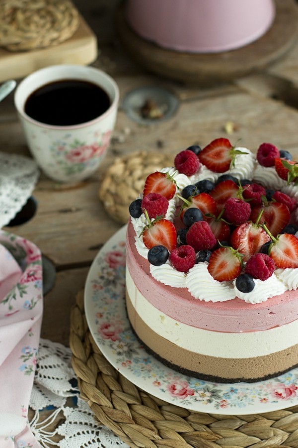 1651995640 878 Prepare strawberry cake 2 easy recipes and 33 ideas - Prepare strawberry cake - 2 easy recipes and 33 ideas for inspiration