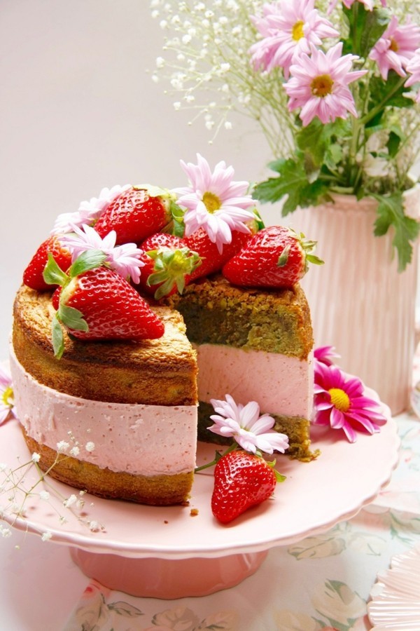 1651995643 400 Prepare strawberry cake 2 easy recipes and 33 ideas - Prepare strawberry cake - 2 easy recipes and 33 ideas for inspiration