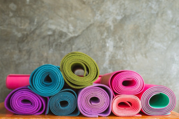 Cleaning yoga mats Yoga studio Make your own cleaning agents