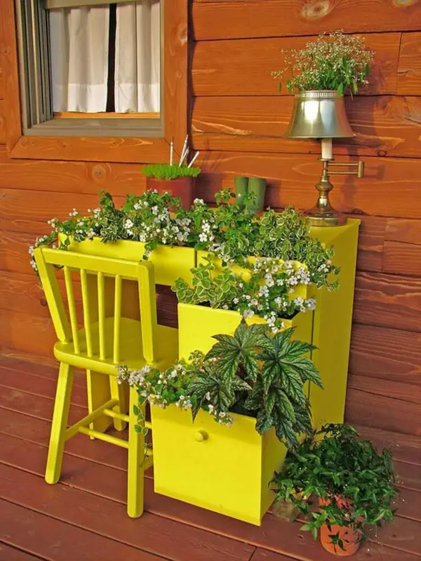 1652462442 166 Garden decoration with old drawers for an attractive place to - Garden decoration with old drawers for an attractive place to relax