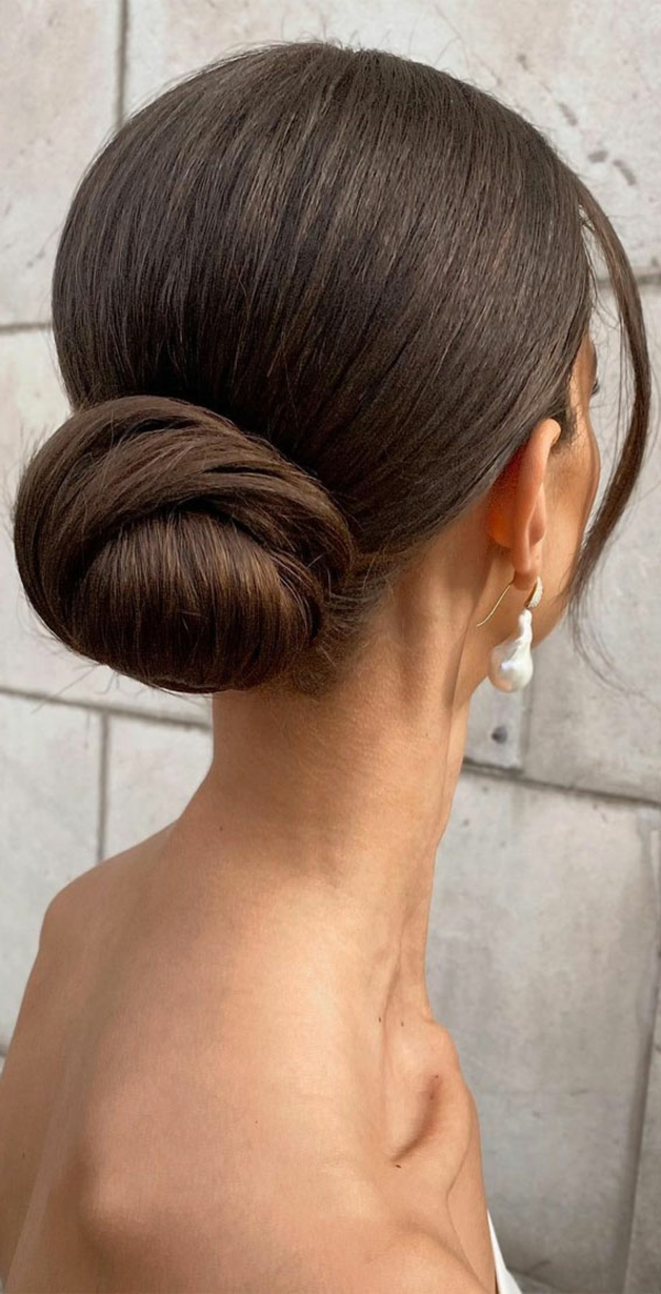 1652529256 830 Sleek Bun the ultra elegant trend among bun hairstyles - Sleek Bun - the ultra elegant trend among bun hairstyles 2022