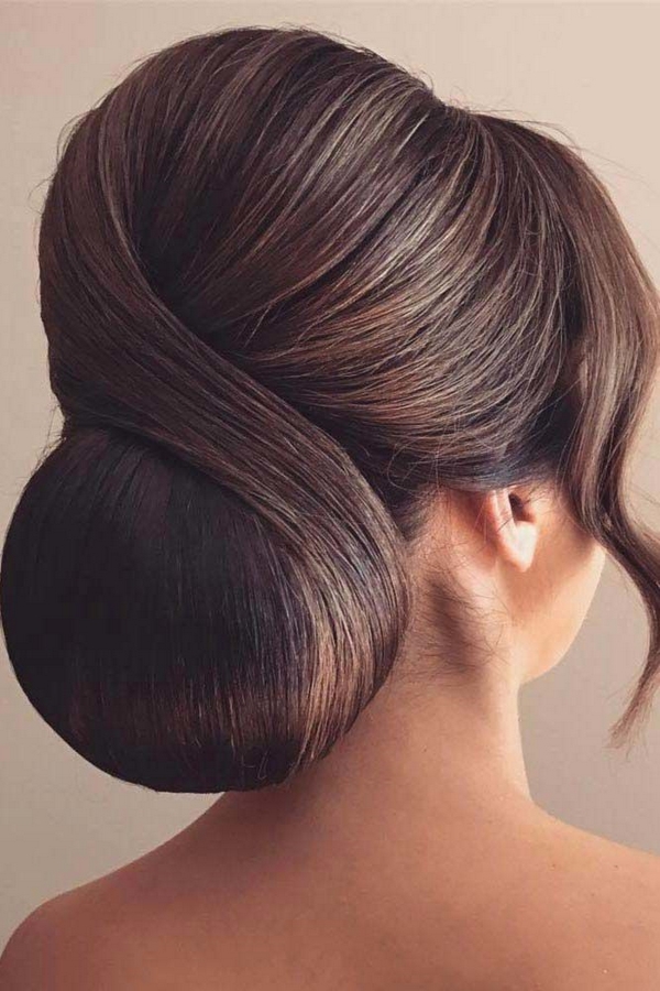1652663056 467 Bun hairstyles never go out of style Here are the - Bun hairstyles never go out of style! Here are the most popular variations and ideas