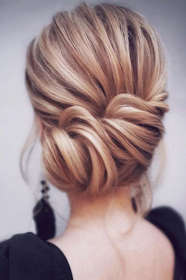 1652663065 537 Bun hairstyles never go out of style Here are the - Bun hairstyles never go out of style!  Here are the most popular variations and ideas