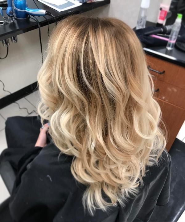 1652970154 864 What is reverse balayage We take a close look at - What is reverse balayage? We take a close look at the trendy hairstyle for blondes