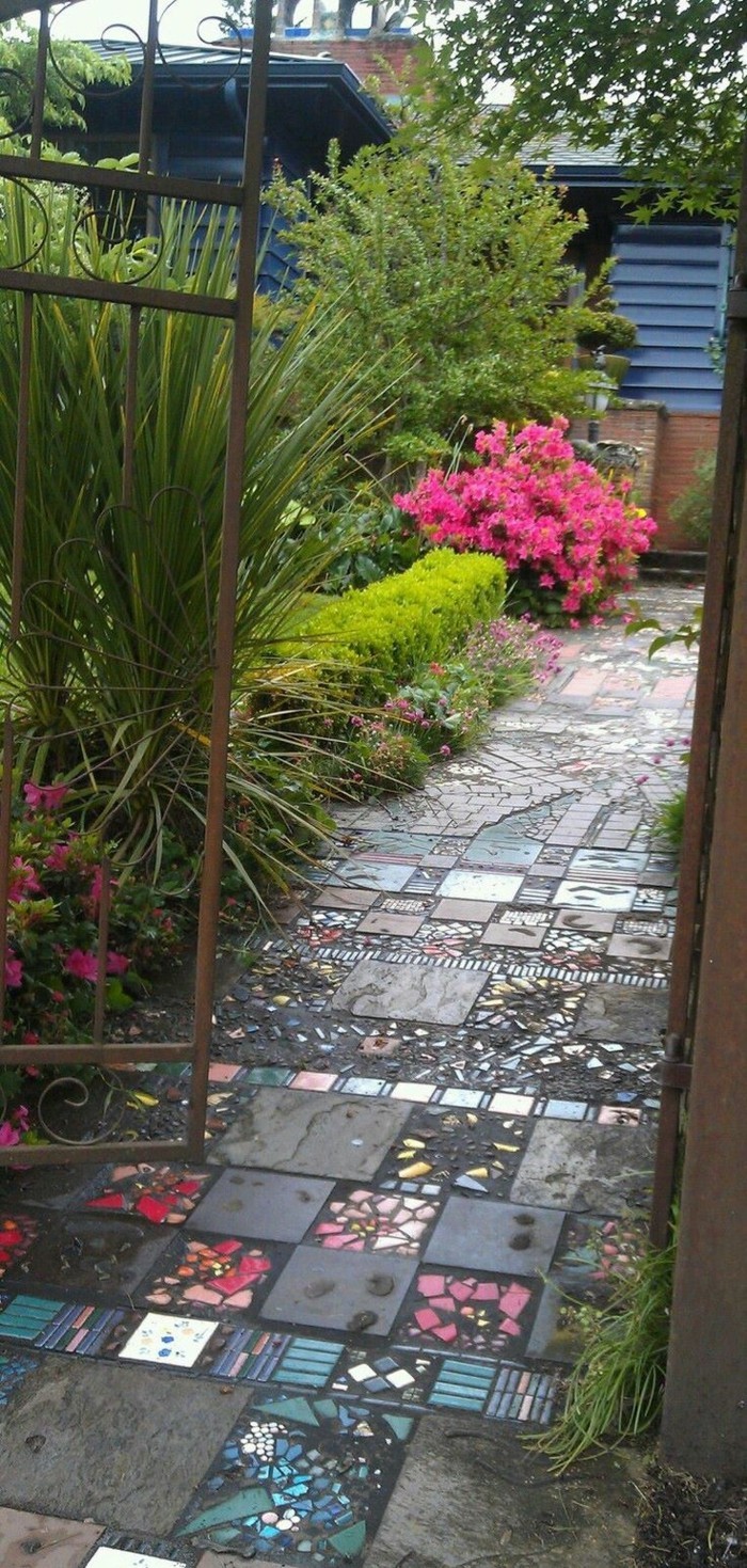 1653211234 758 42 creative upcycling ideas on how to create your own - 42 creative upcycling ideas on how to create your own garden path