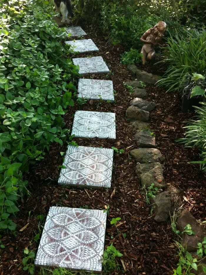 1653211238 435 42 creative upcycling ideas on how to create your own - 42 creative upcycling ideas on how to create your own garden path
