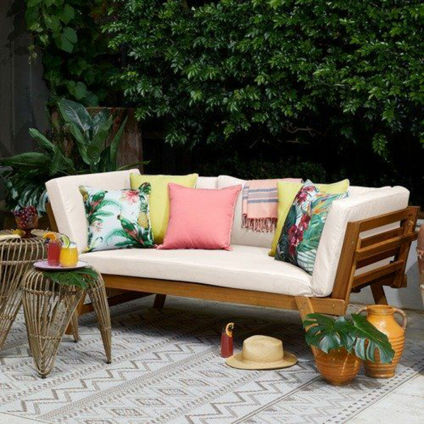 1653680082 293 Outdoor Daybed How to create your own relaxation oasis - Outdoor Daybed - How to create your own relaxation oasis in the garden!