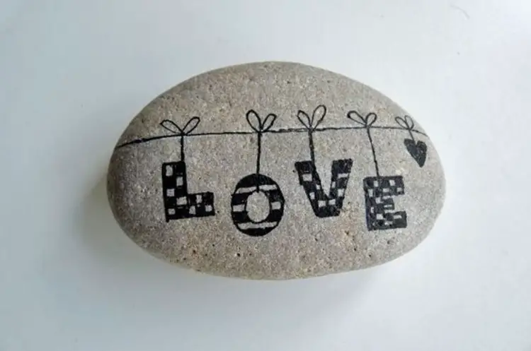 Steine bemalen Liebeserklärung machen durch bemalte Steine