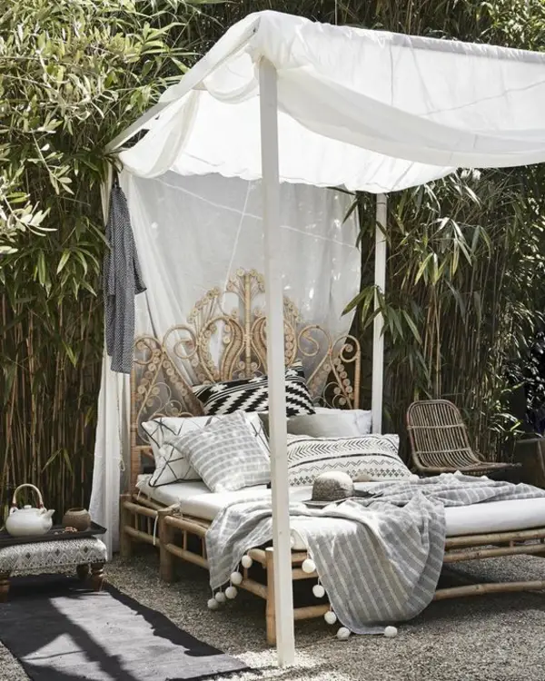 Outdoor Daybed How to create your own relaxation oasis - Outdoor Daybed - How to create your own relaxation oasis in the garden!